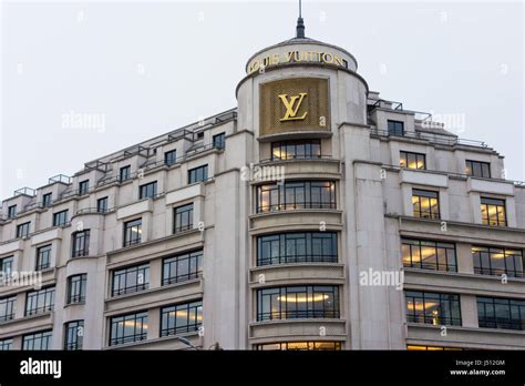 louis vuitton paris champs élysées horaire|louis vuitton outlet in paris.